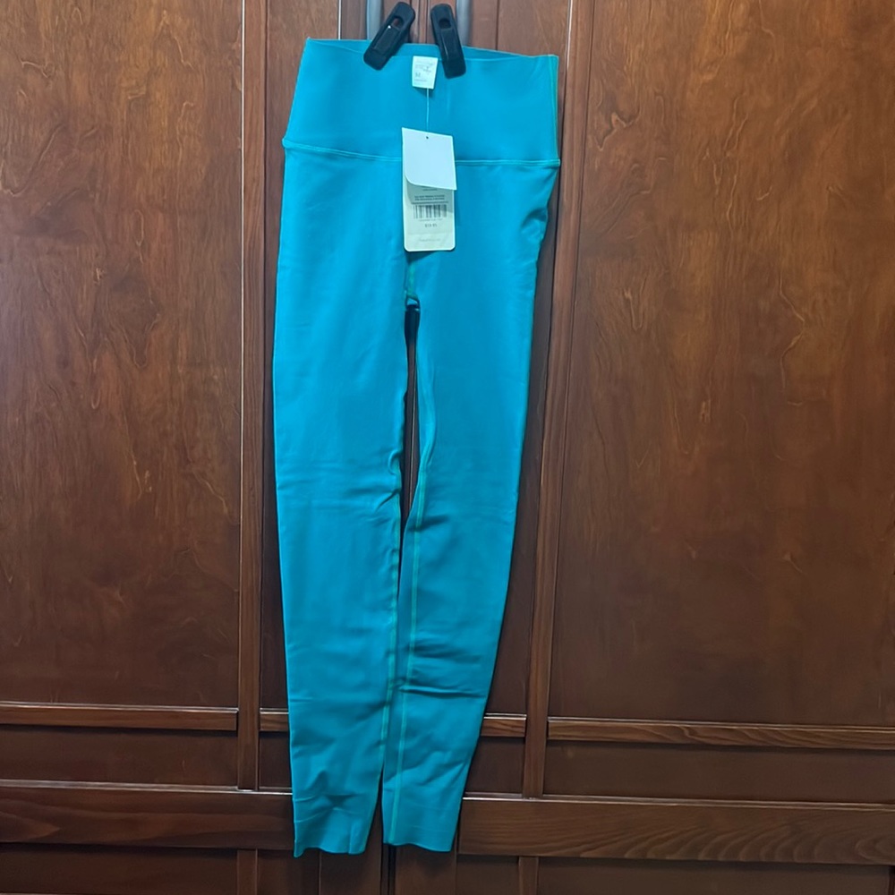 Fabletics high waisted sculptknit classic leggings - Medium - BNWT